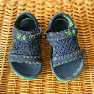 Teva Psyclone XLT sandals boys 6T